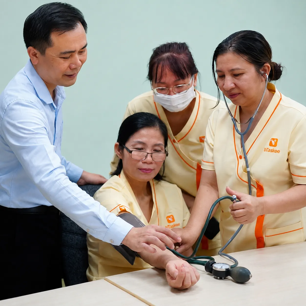 Chăm sóc viên bCare thực hành đào tạo y khoa