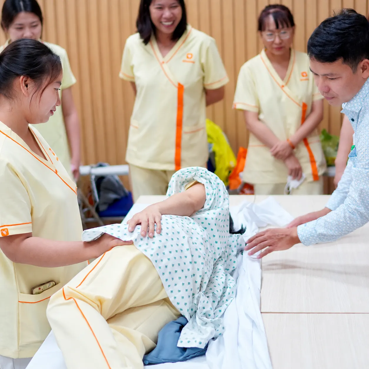 Chăm sóc viên bCare thực hành đào tạo y khoa