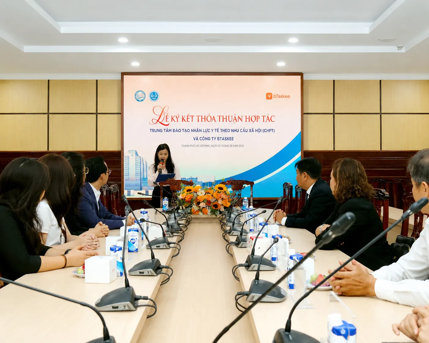 Lễ ký kết MOU đào tạo Chăm sóc viên giữa bCare và Đại học Y Dược TP.HCM